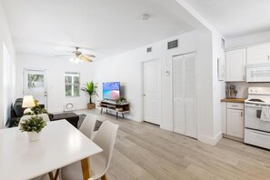 Apartamento | 1 quarto, escrivaninha