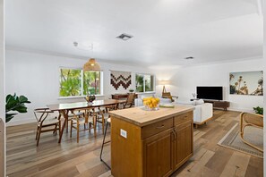 House | 2 bedrooms, Internet - Spacious Beach Apt in Las Olas Blvd (Fort Lauderdale)