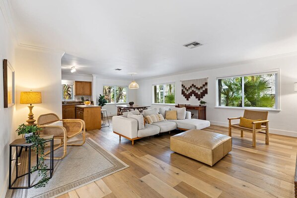 2 bedrooms, Internet - Spacious Beach Apt in Las Olas Blvd (Fort Lauderdale)