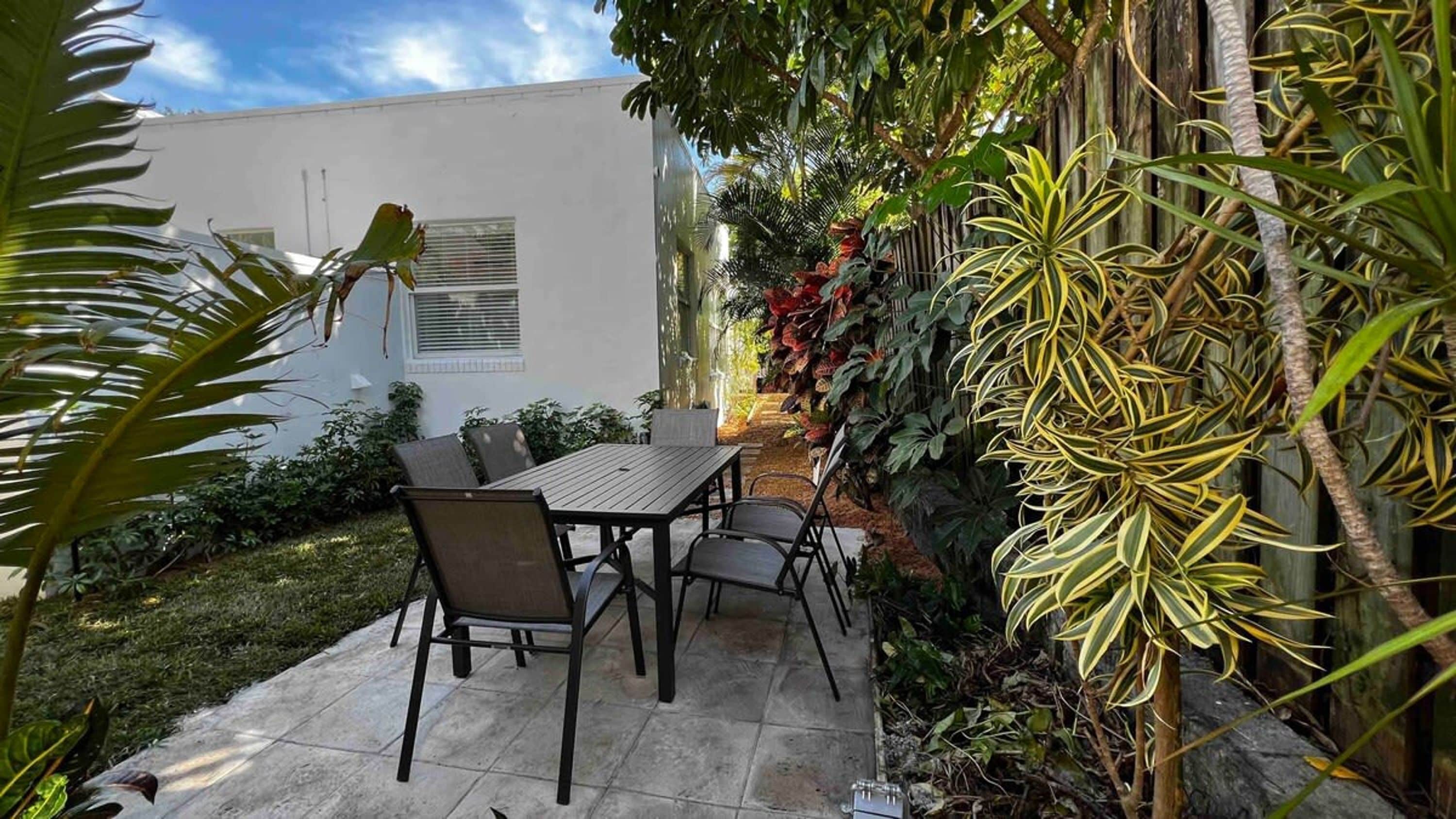 House | 2 bedrooms, desk, Internet