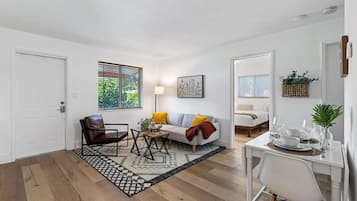 Apartment | 2 bedrooms, desk