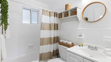 Apartment | Bathroom
