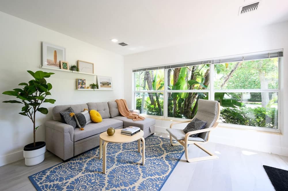 Bright Comfortable Apt in Victoria Park - Nurmi Isles, FL