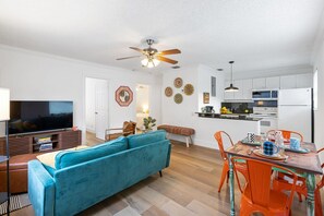 Apartment | 2 bedrooms - The Yellow Submarine Sailboat Bend (Fort Lauderdale)