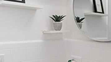 Apartment | Bathroom