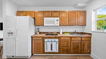 Apartment | 2 bedrooms, desk