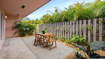 Apartment | 2 bedrooms, desk