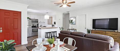 아파트 | 2 개의 침실, 책상