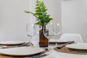 Studio | Skrivebord og internett