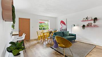 Apartment | 2 bedrooms, desk