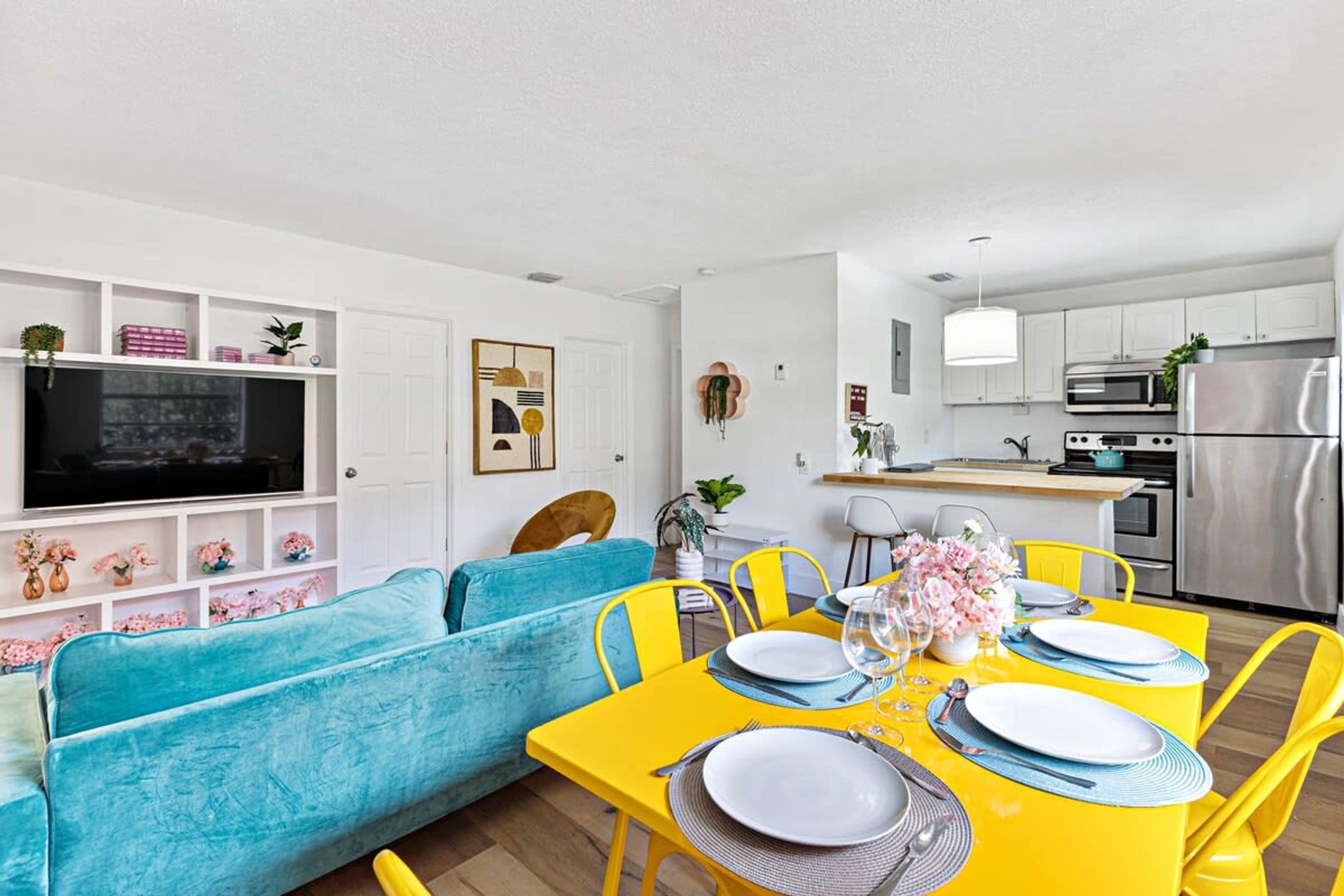 Apartment | 2 bedrooms, desk