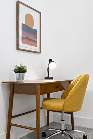Maison | 2 chambres, bureau, Internet