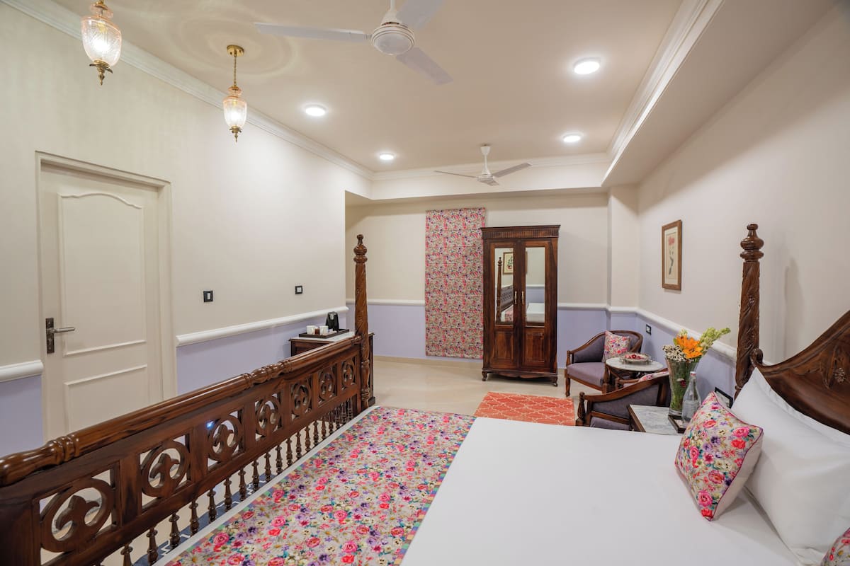 Violet Room