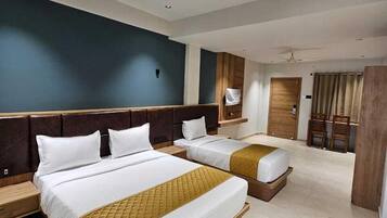 Deluxe Room, City View | Egyptian cotton sheets, premium bedding, memory foam beds