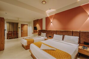 Egyptian cotton sheets, premium bedding, memory-foam beds - Hotel Beverly Plaza Kozhikode (Kozhikode)