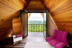 Deluxe Villa, Balcony, Hill View | 1 bedroom, desk, free WiFi