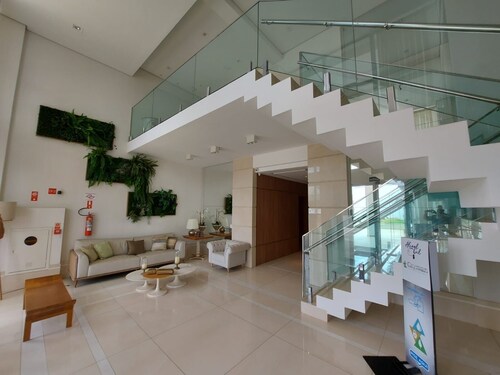 Exclusive Urban Retreat: Stunning Luxury Apartment with Breathtaking Views