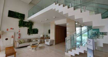 Exclusive Urban Retreat: Stunning Luxury Apartment with Breathtaking Views