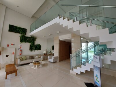 Exclusive Urban Retreat: Stunning Luxury Apartment with Breathtaking Views