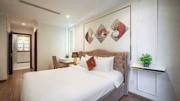 1 bedroom, Egyptian cotton sheets, premium bedding, down comforters