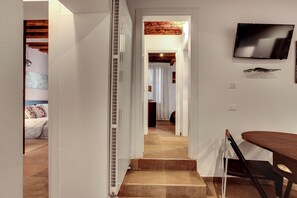 Interior - I Quattro Mori by Wonderful Italy (Venice)