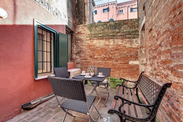 Apartment | Terrace/patio