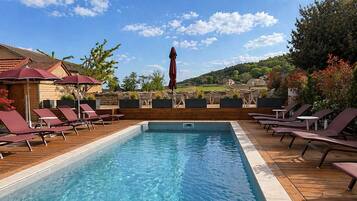 Seasonal outdoor pool