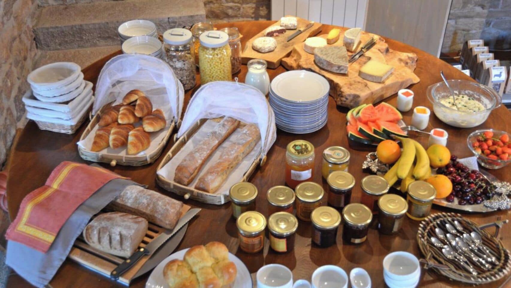 Daily continental breakfast for a fee