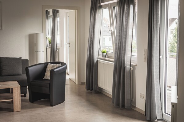 Smart TV - Vacation apartment I Waldstraße - ideal for up to 4 people (Alsbach-Hähnlein)