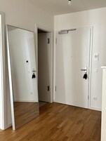 Apartment, 2 Bedrooms, Accessible, Smoking | Interior