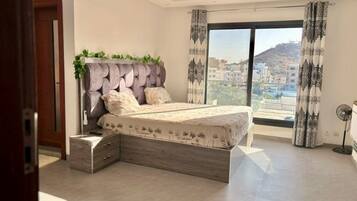 2 chambres, fer et planche Ă repasser, Wi-Fi, draps fournis