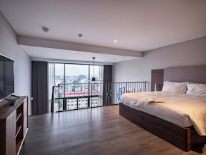 1 bedroom, iron/ironing board, WiFi, bed sheets - Deluxe apartment in prime location, perfect for business or leisure travelling (Tay Ho)