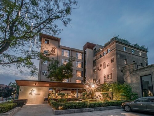 Time Tunnel Designer Hotel