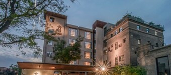 Time Tunnel Designer Hotel