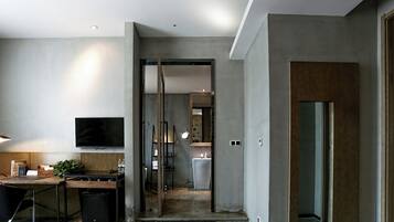 Classic Double Room | Gebar bulu kapas, meja, Wi-fi percuma, cadar katil