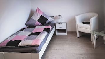 2 Schlafzimmer, Schreibtisch, WLAN, BettwÀsche