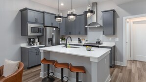 Private kitchen - Southside Chatt Condo - 2BR, Pet Friendly! (Chattanooga)