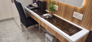 Luxury Triple Room, 1 Bedroom, Air conditioning | Room amenity