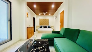 Presidential Suite | Living area - Stay 10 Parallel Apartment Hotel (Indore)