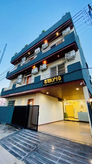 Front of property - Stay 10 Parallel Apartment Hotel (Indore)