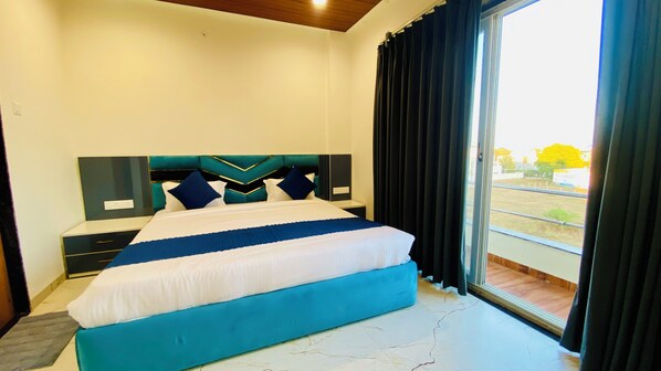 Family Apartment - Stay 10 Parallel Apartment Hotel (Indore)