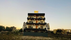 Front of property - Stay 10 Parallel Apartment Hotel (Indore)