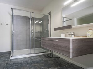 Bathroom - Room-triple Room in Frassino Apartment (Castel San Pietro Terme)