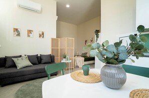 Room, 1 Bedroom | Living room - Room-triple Room in Frassino Apartment (Castel San Pietro Terme)