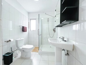 Apartment, 3 Schlafzimmer, Stadtblick | Badezimmer