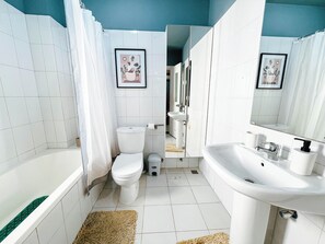 Apartment, 3 Bedrooms, City View | Bathroom - Apartment P - 3 Bedrooms (Belas)