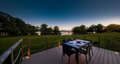 Sauna Villa by the Lake
