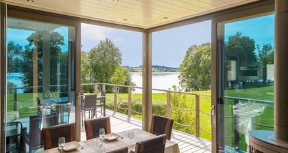 Villa au bord du lac avec sauna