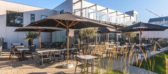 Lakeside Bliss Retreat