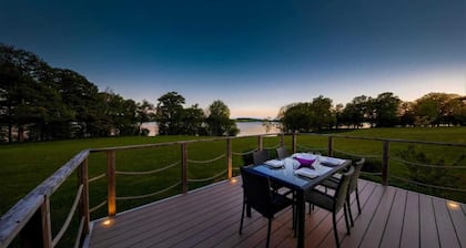 Lakeside Bliss Retreat